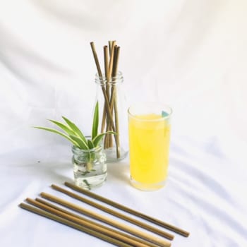 Ống hút cỏ bàng khô thân thiện với môi trường