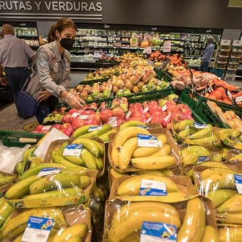 Tây Ban Nha cấm bán rau quả đóng bao nì nhựa vào năm 2023